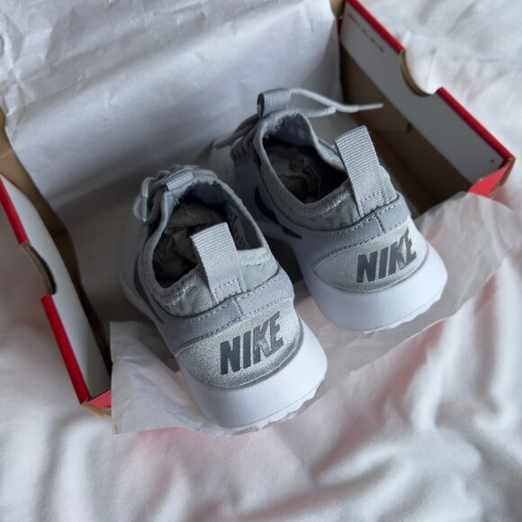Nike Womens Juvenate Size 6.5 Wolf Grey/Cool Grey/White - Picture 4 of 6